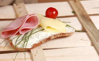 Можно ли есть сыр при похудении и какие существуют ограничения?
